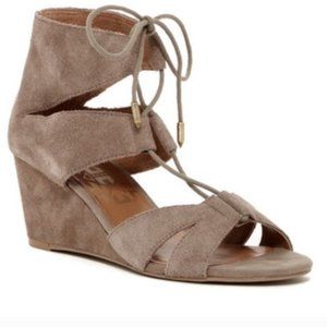 Dolce Vita Larana Tan Suede Chunky Sandal